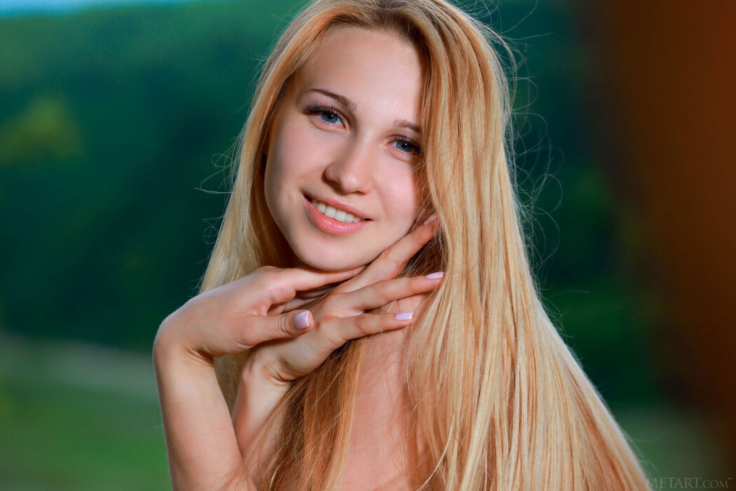 Kendell Gets Naked On The Picnic Table