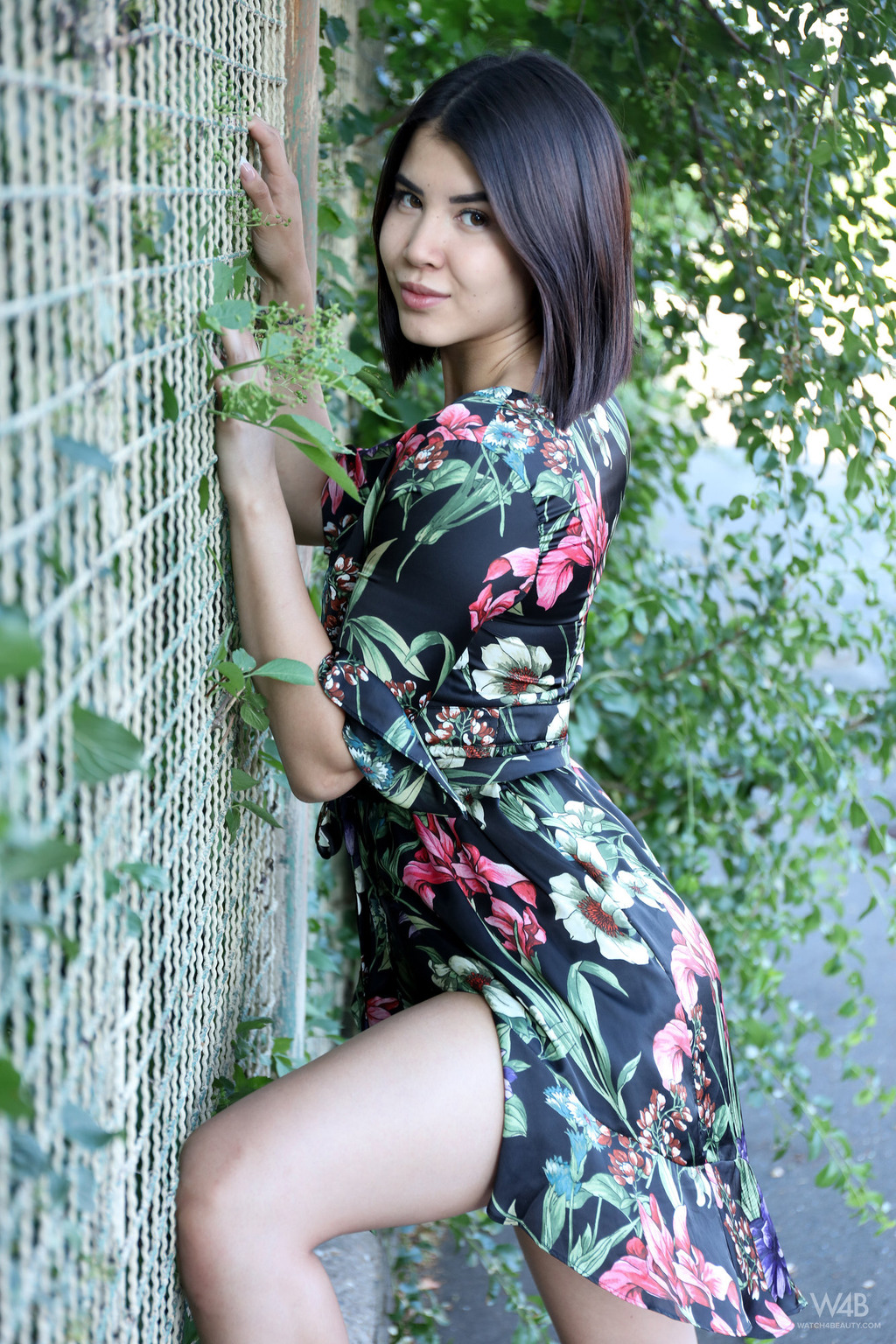 Lady Dee Erotic Photos Outdoors