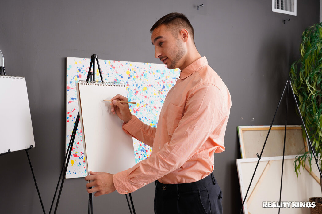 Kyler Quinn Life Art Model Masturbating And Moaning Before Get Fucked