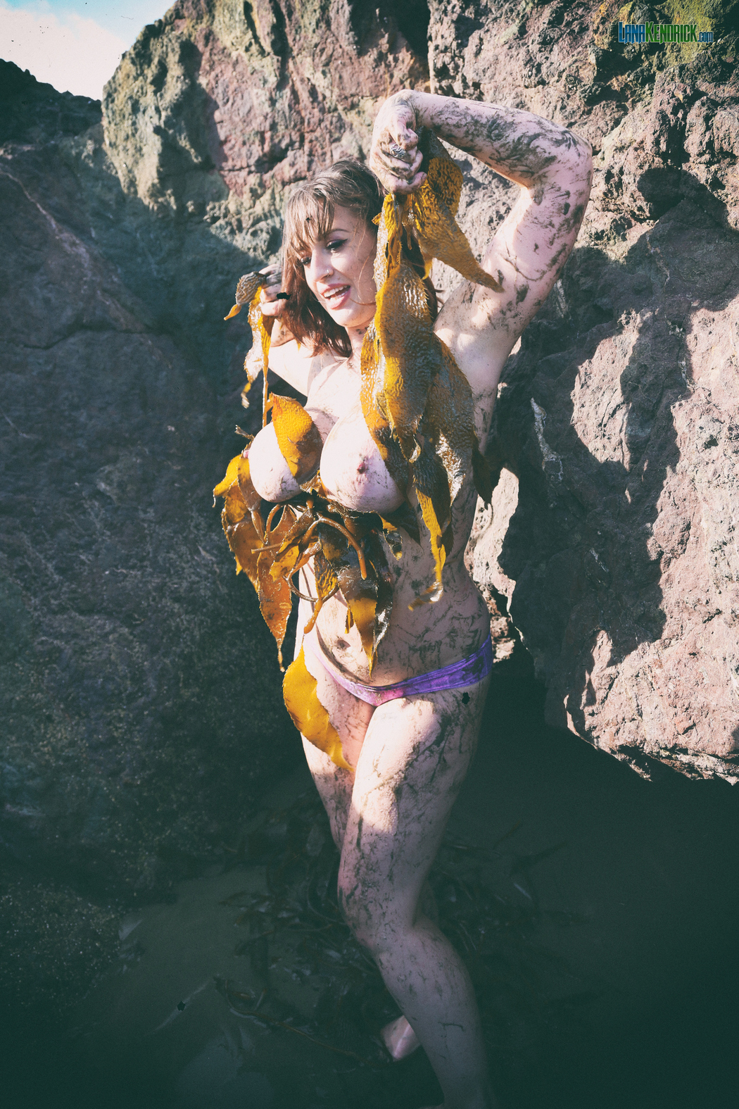 Lana Kendrick Gives A Boobs Show Outdoors