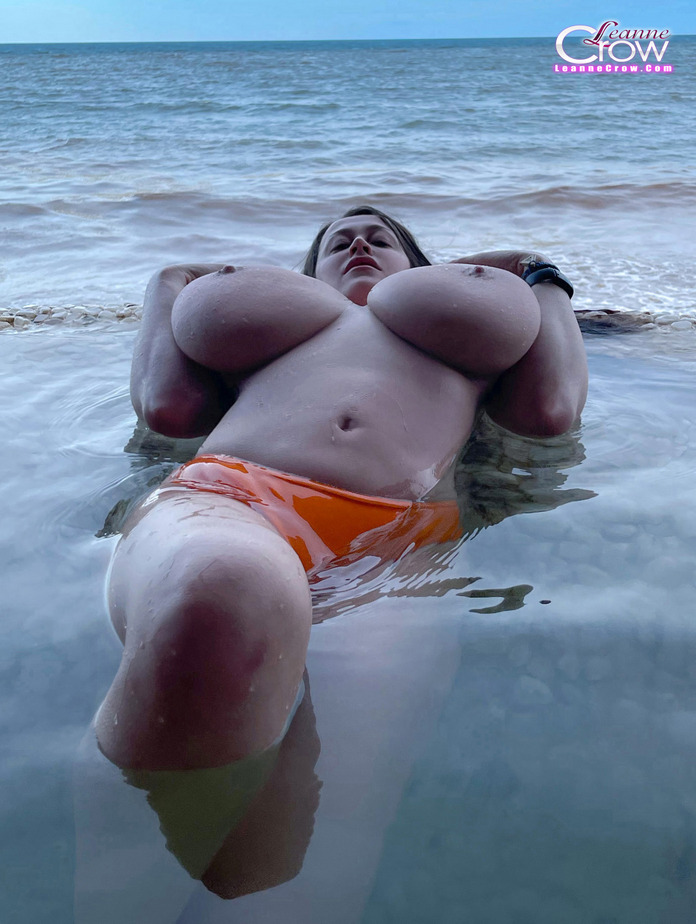 Leanne Crow With Amazing Biggest Boobs In The World