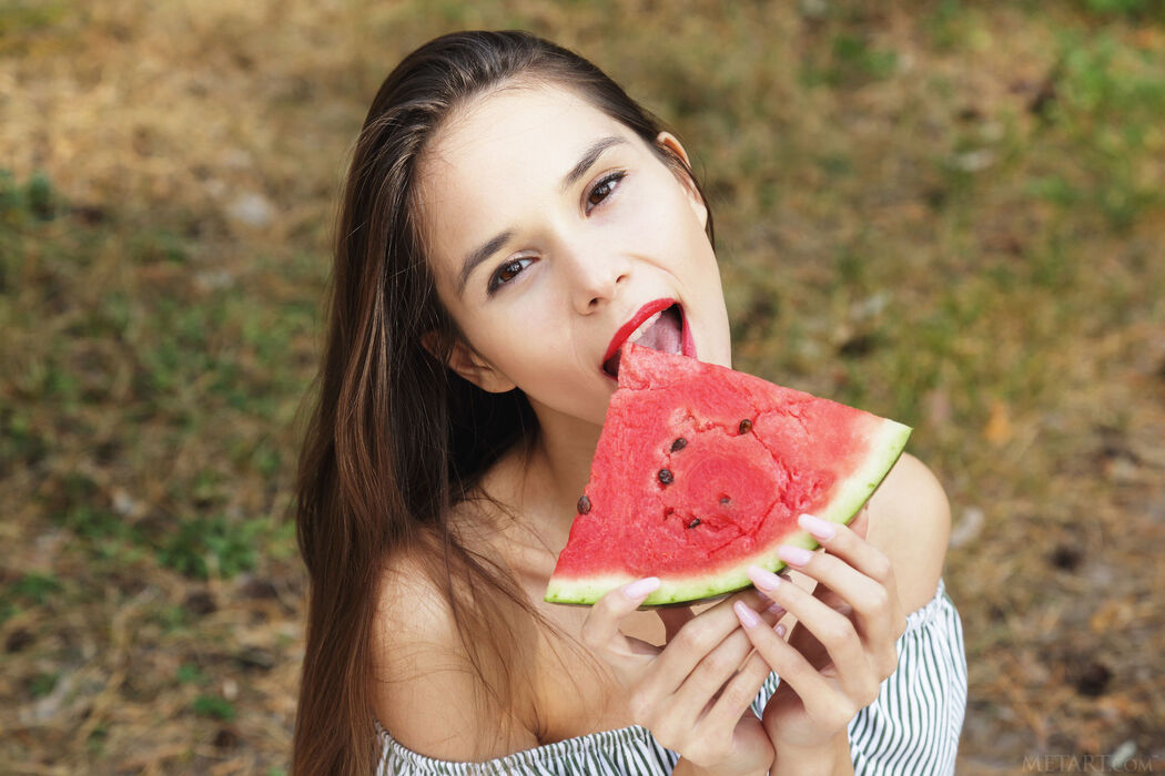 Leona Mia Gets Nude And Eats Watermelon