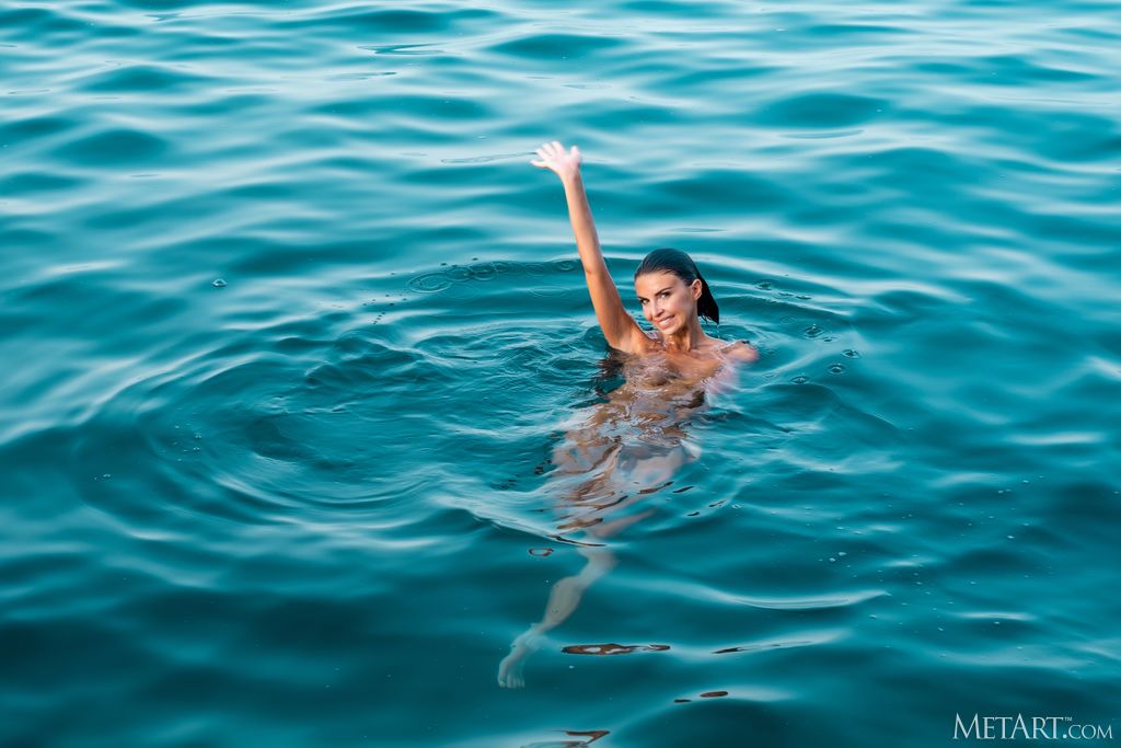 Laura Giraudi Baring Her Gorgeous Breasts To The Suns Caress