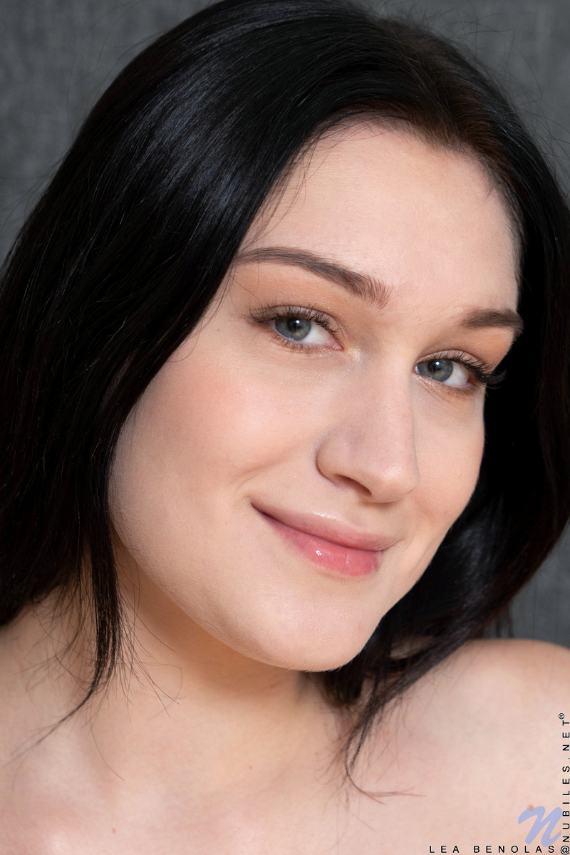 Lea Benolas Moved Her Attention From Her Titties And Hard Nipples To Her Meaty Twat