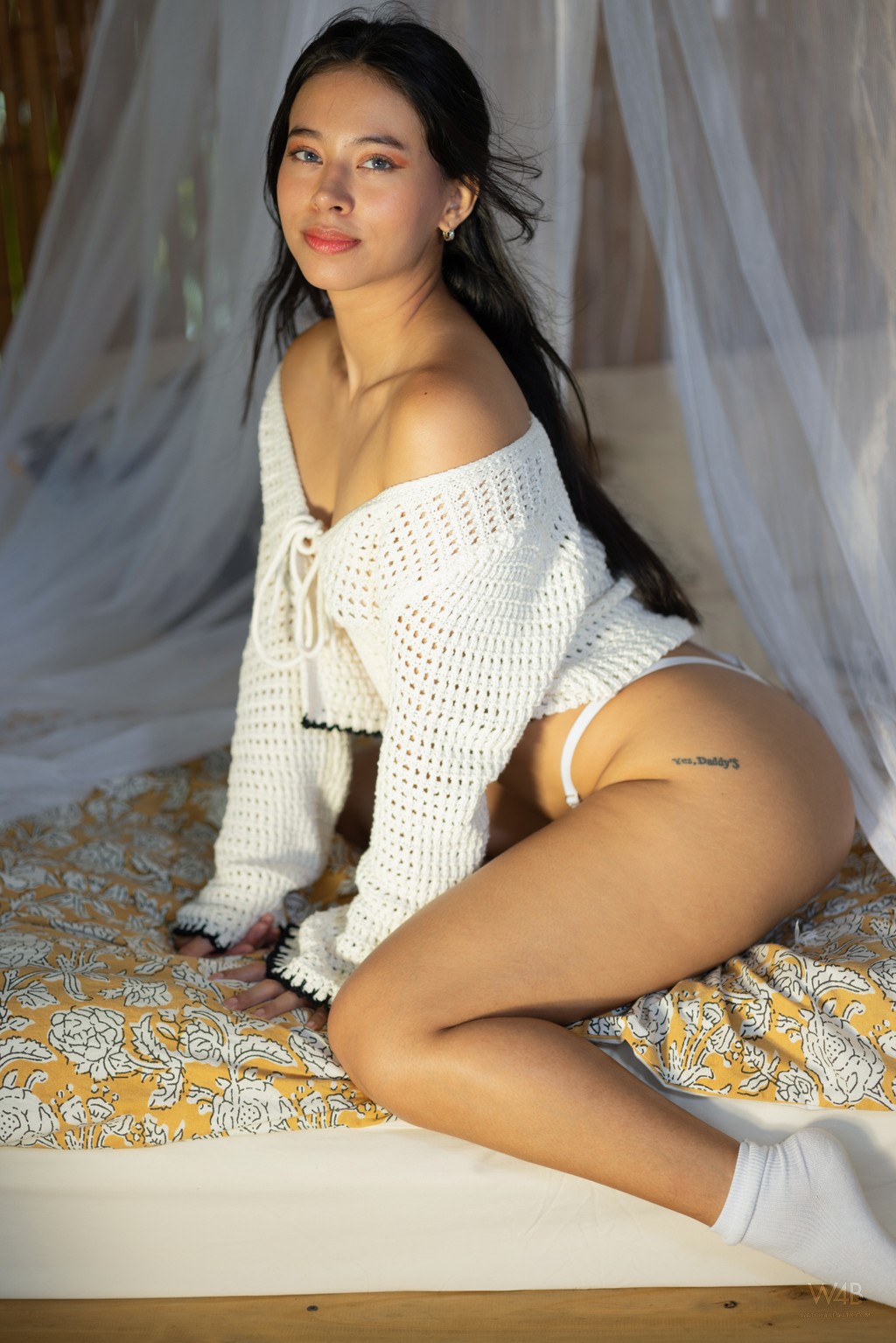 Leyla Grey Getting More Orgasms With Fuck Machine In Nature