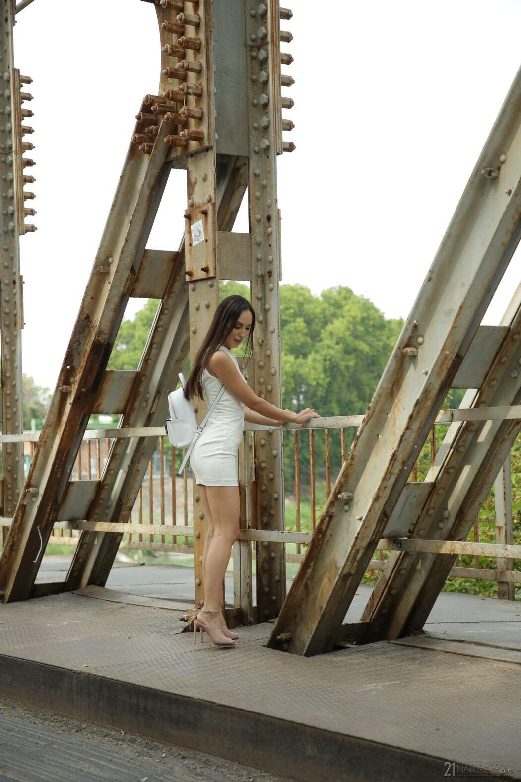 Lilu Moon Fucks Deep In Ass And Pussy Cover Photo