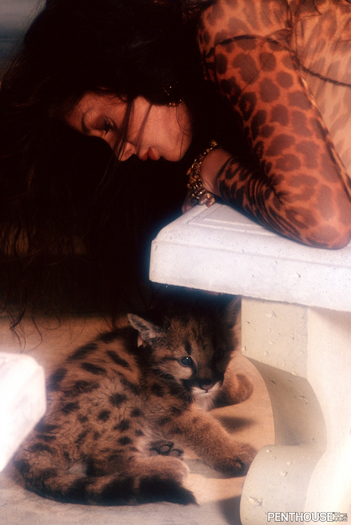 Leslie Glass Pretty Hot Babe From The March 1996