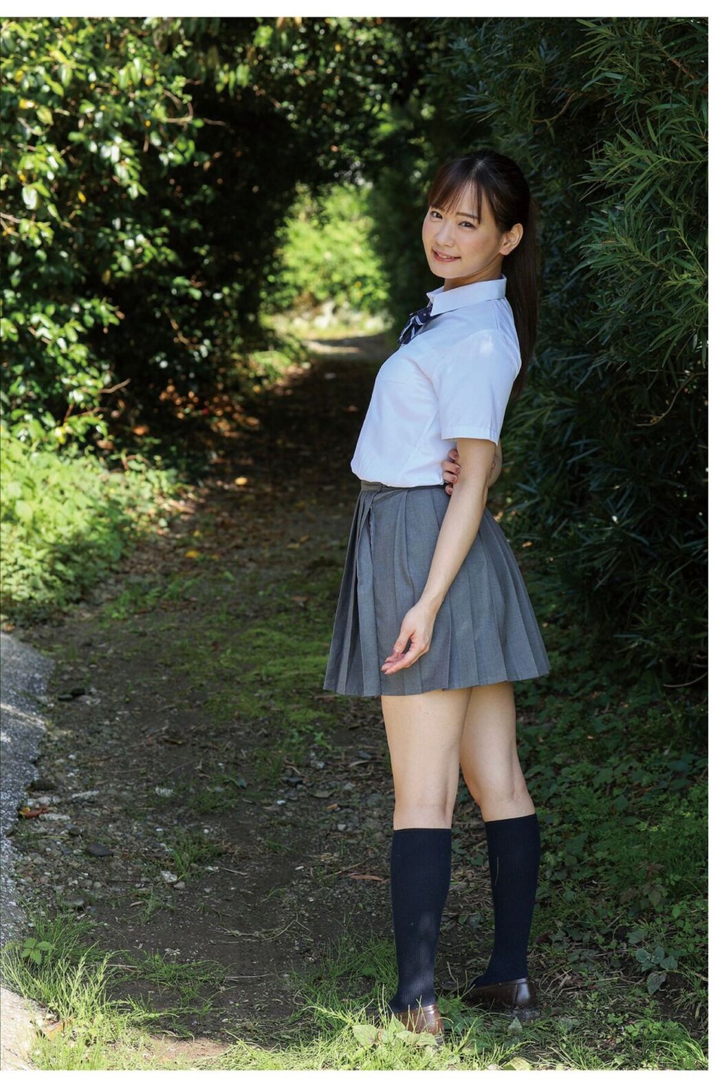 JP Narumi Hirose 広瀬なるみ – ヌード写真集 風に包まれて Part01 (50P)