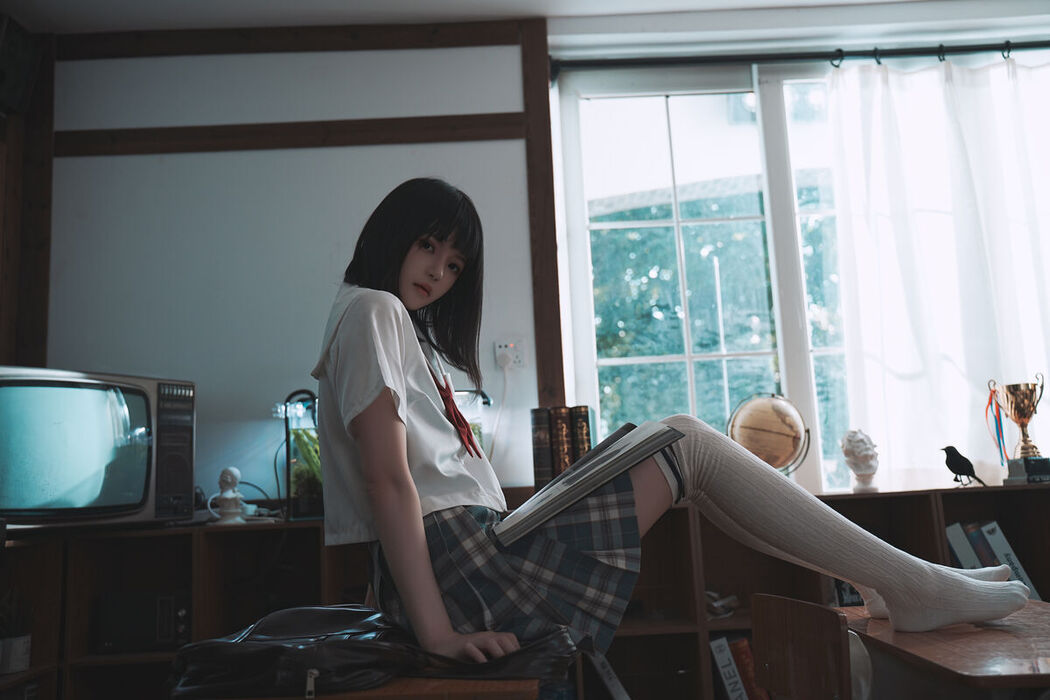 Coser@桜桃喵 – 教室死库水 (48P)