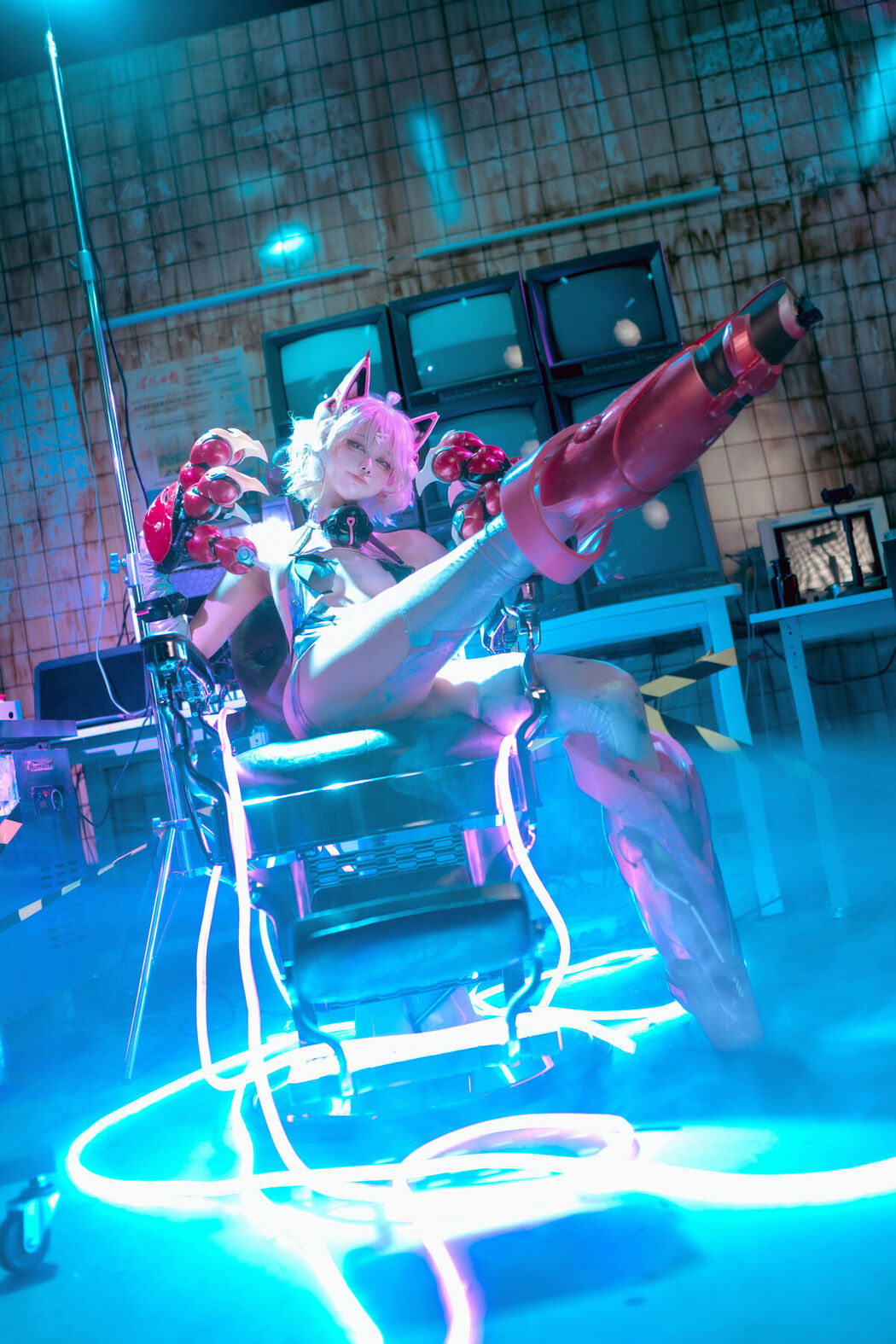 Coser@安食ajiki &#8211; 交错战线——绯猁 (31P)