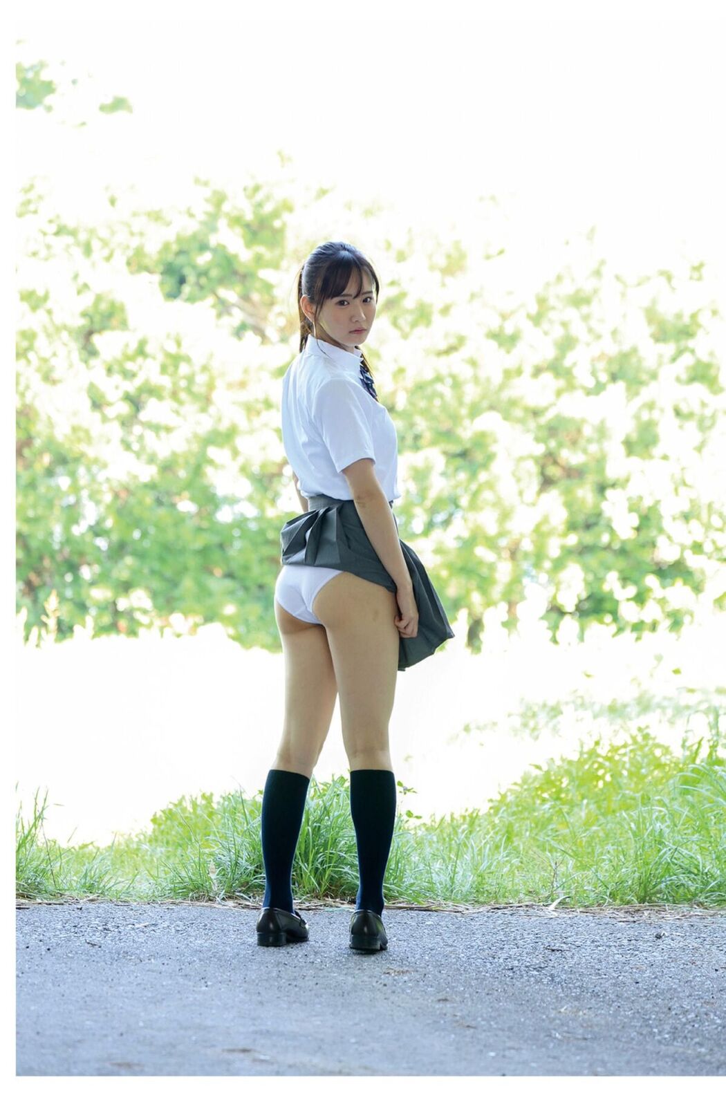 JP Narumi Hirose 広瀬なるみ – ヌード写真集 風に包まれて Part01 (50P)