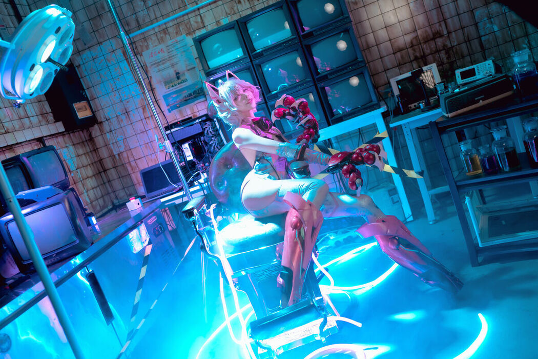 Coser@安食ajiki &#8211; 交错战线——绯猁 (31P)