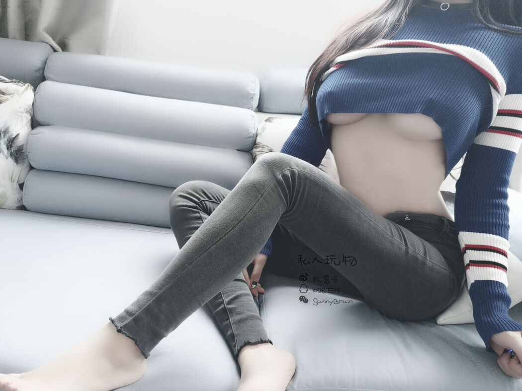 Coser@私人玩物 &#8211; 领家小姐姐的蜜桃臀 (53P &#8211; 9V)