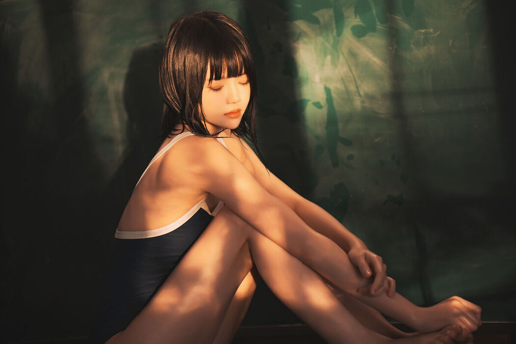 Coser@桜桃喵 – 教室死库水 (48P)