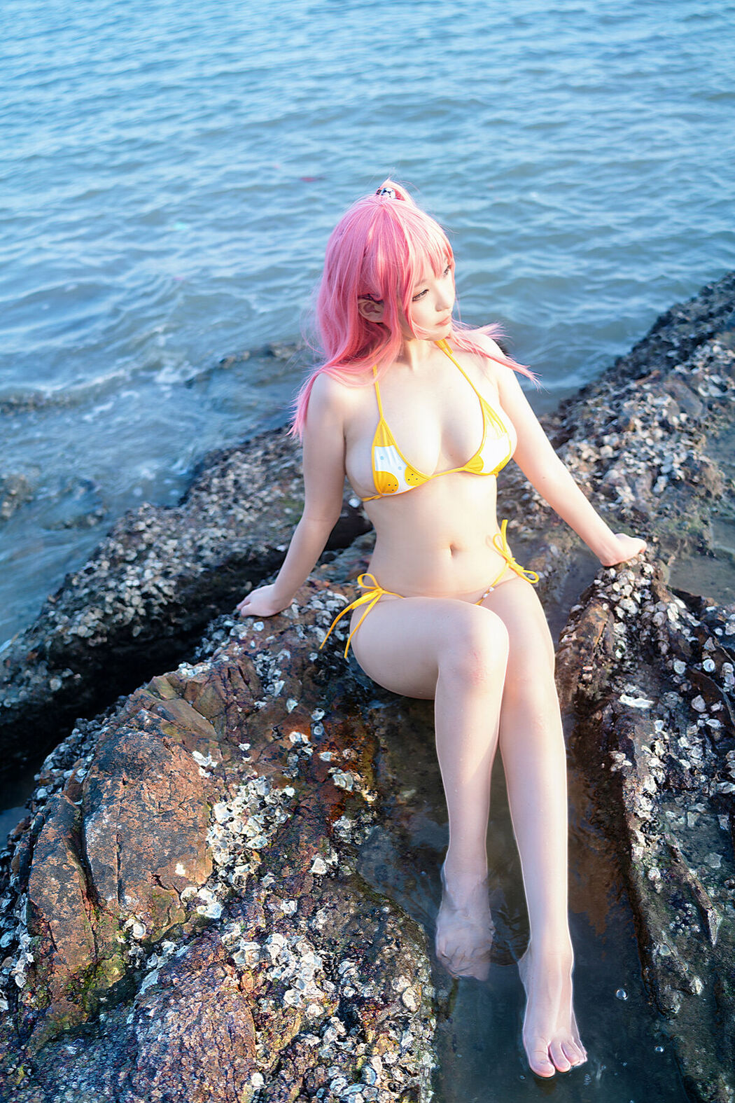 Coser@七七娜娜子 &#8211; 穗香泳衣 (32P &#8211; 4V)