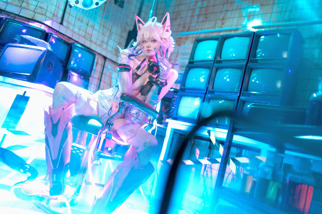 Coser@安食ajiki &#8211; 交错战线——绯猁 (31P)