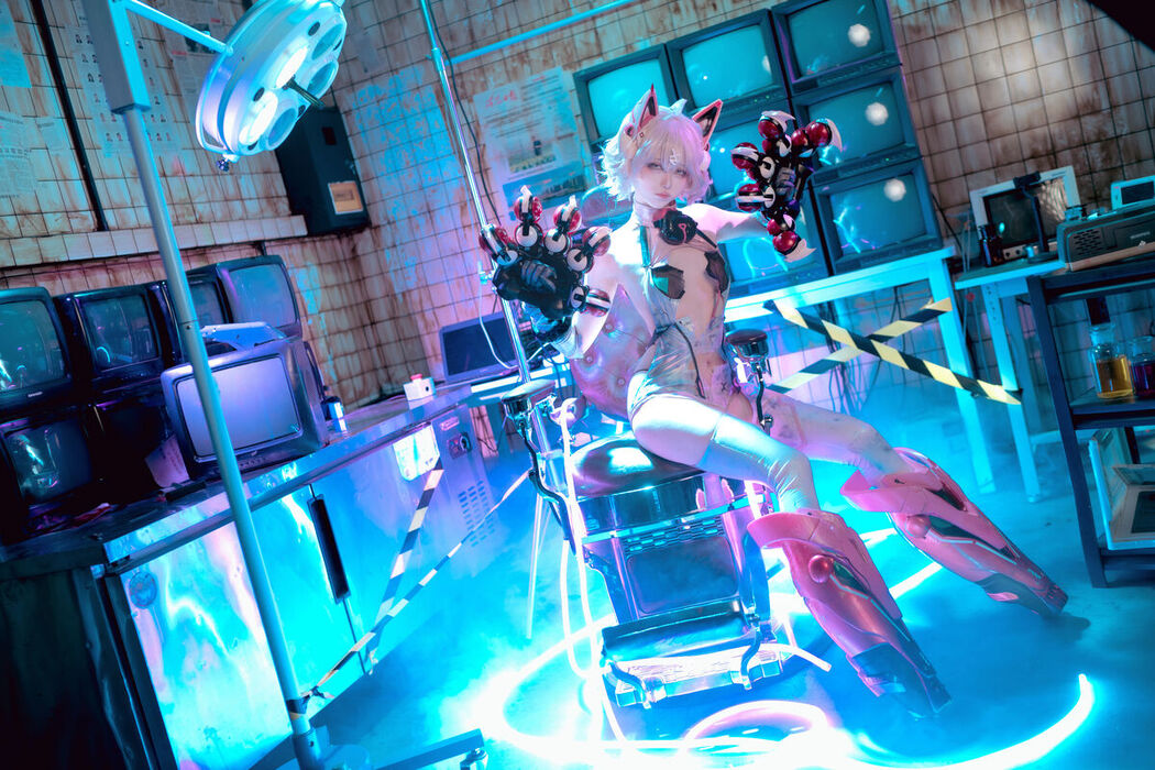 Coser@安食ajiki &#8211; 交错战线——绯猁 (31P)