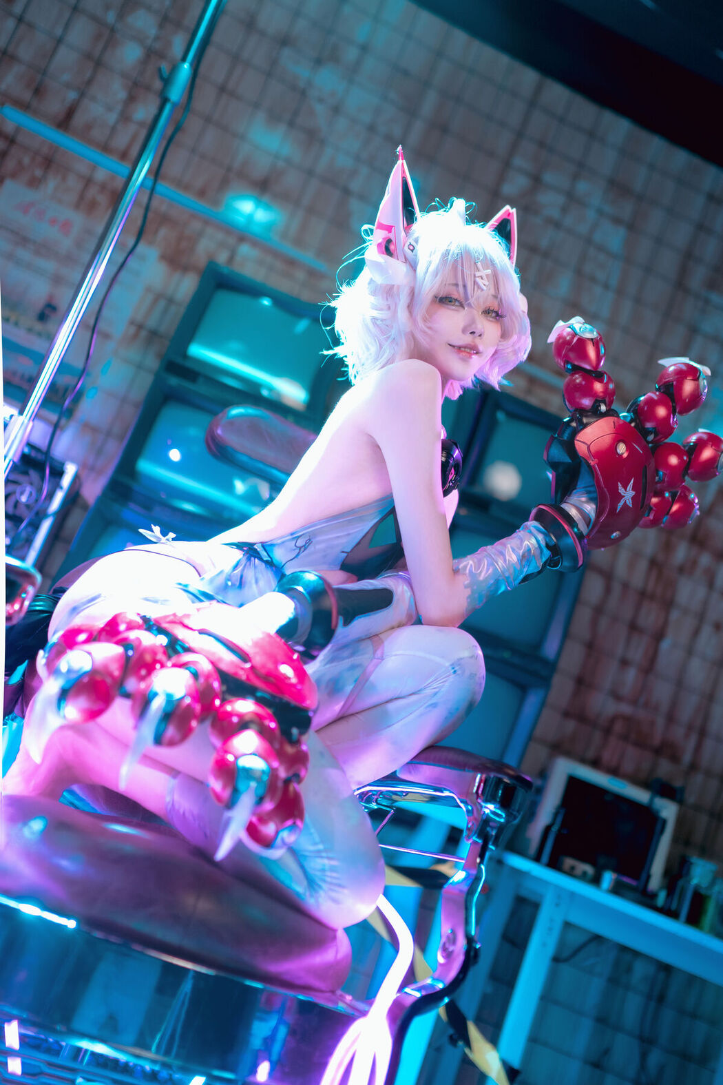 Coser@安食ajiki &#8211; 交错战线——绯猁 (31P)