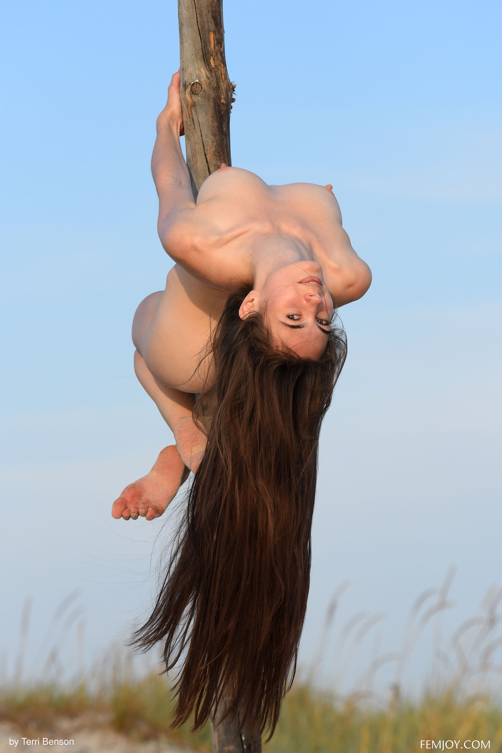 Lola G Puts A New Spin On Pole Dancing