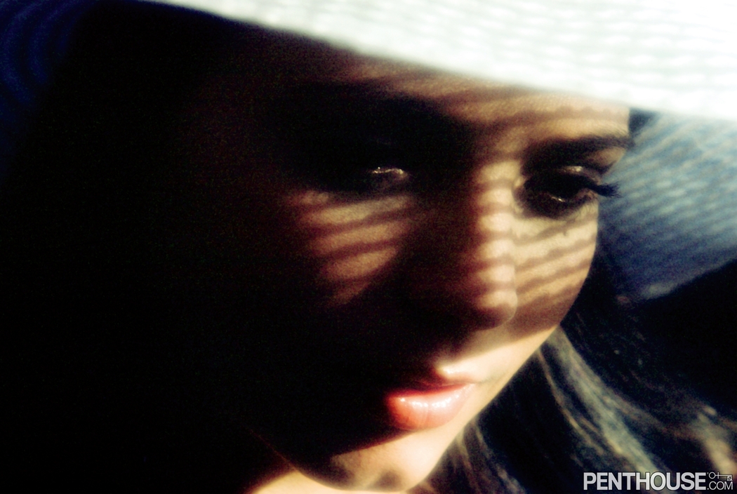 Lynn Donahue Sexy Chick From The 1977 Penthouse