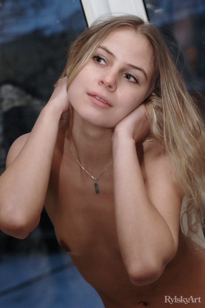 Mara Wonderful Blonde Teen