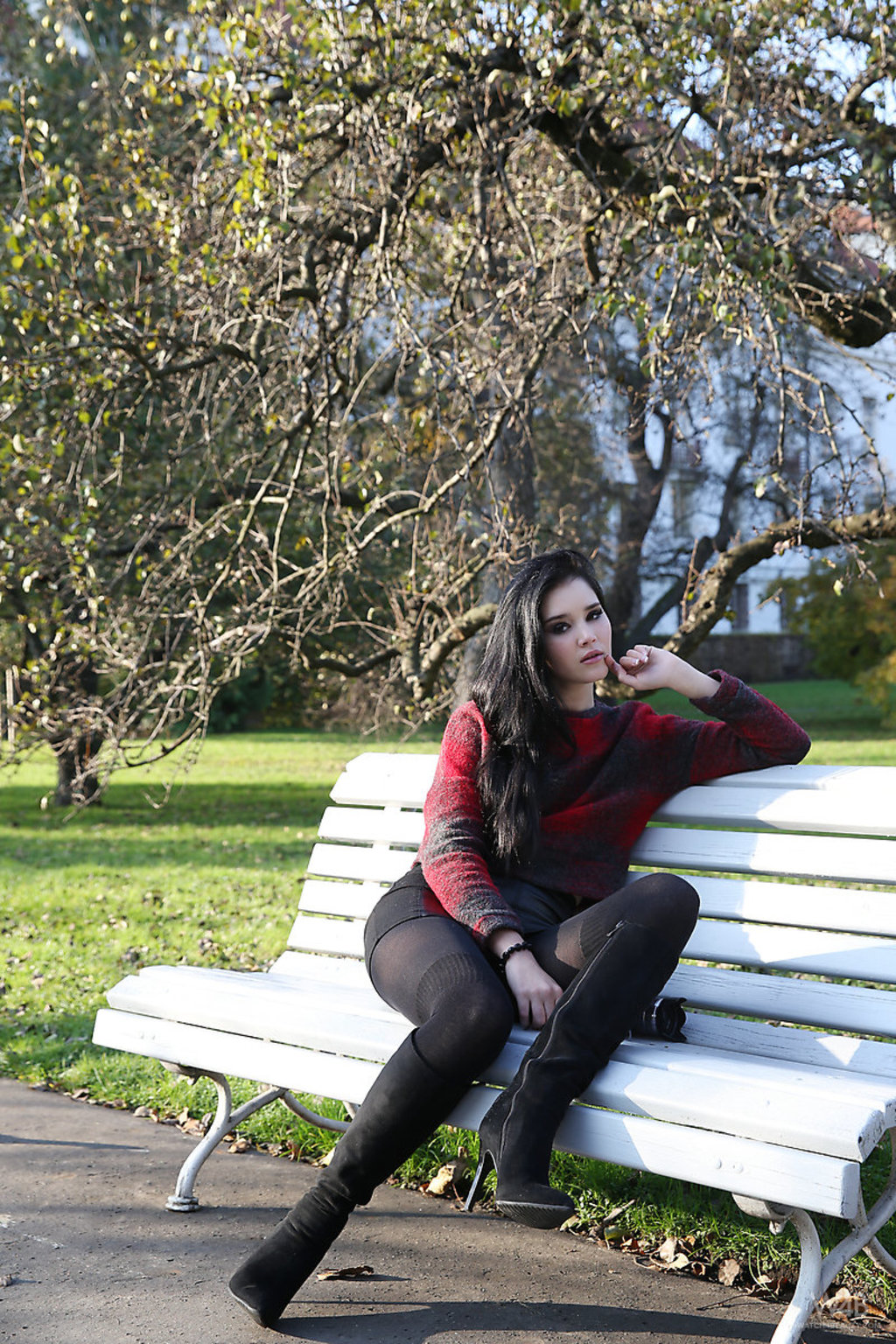 Malena Shows Hotness Without Nudity