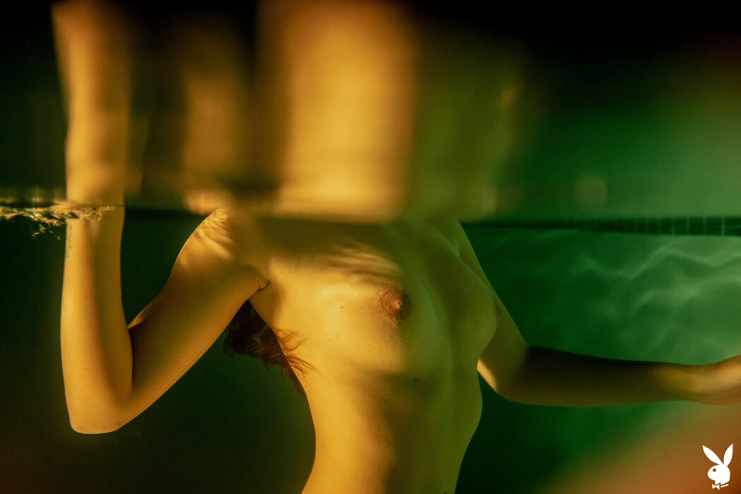 Marisa Ehret International Model Naked And Spreads Her Legs