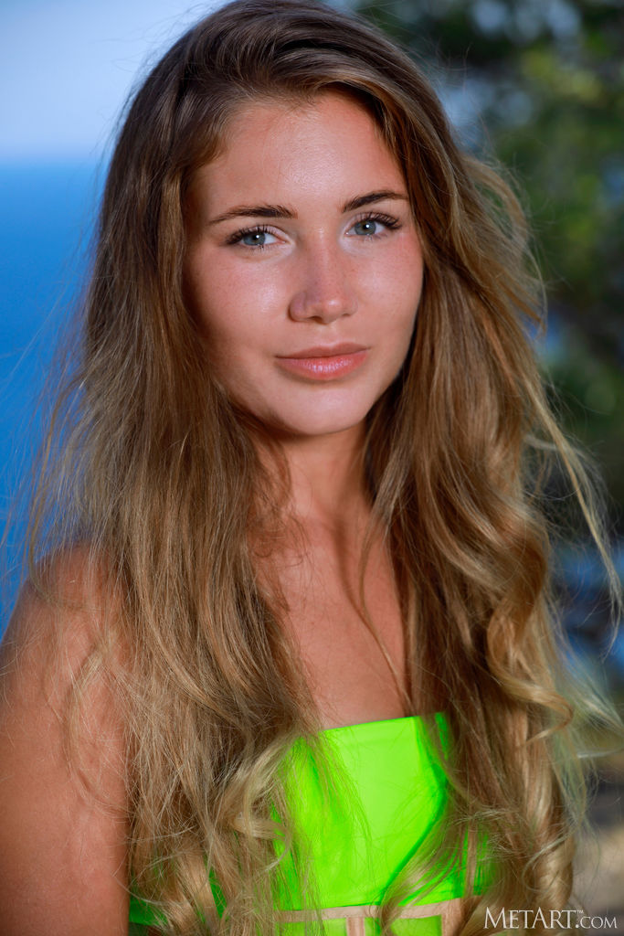 Mary Rock Freckle-faced Cutie Puts On An Erotic Show