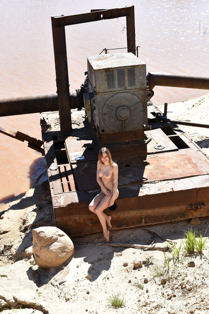 Maxa Shows Perfect And Beautiful Big Breasts Cover Photo