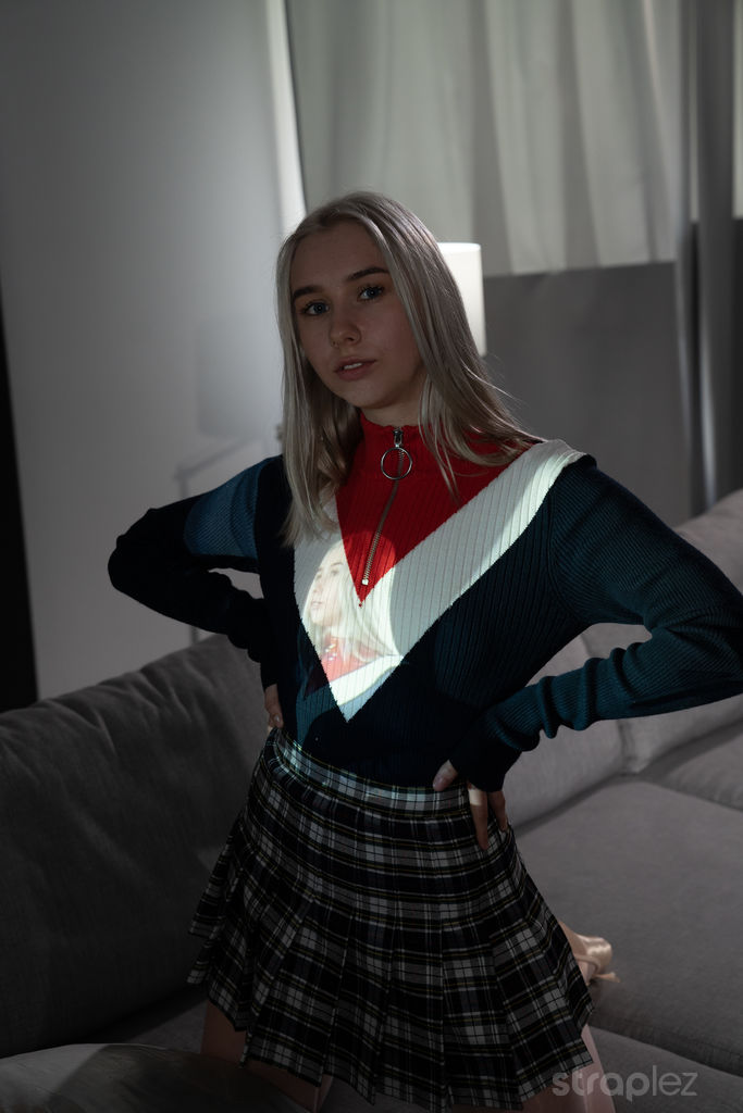 Mia And Lil Karla In Hot Pantyhose