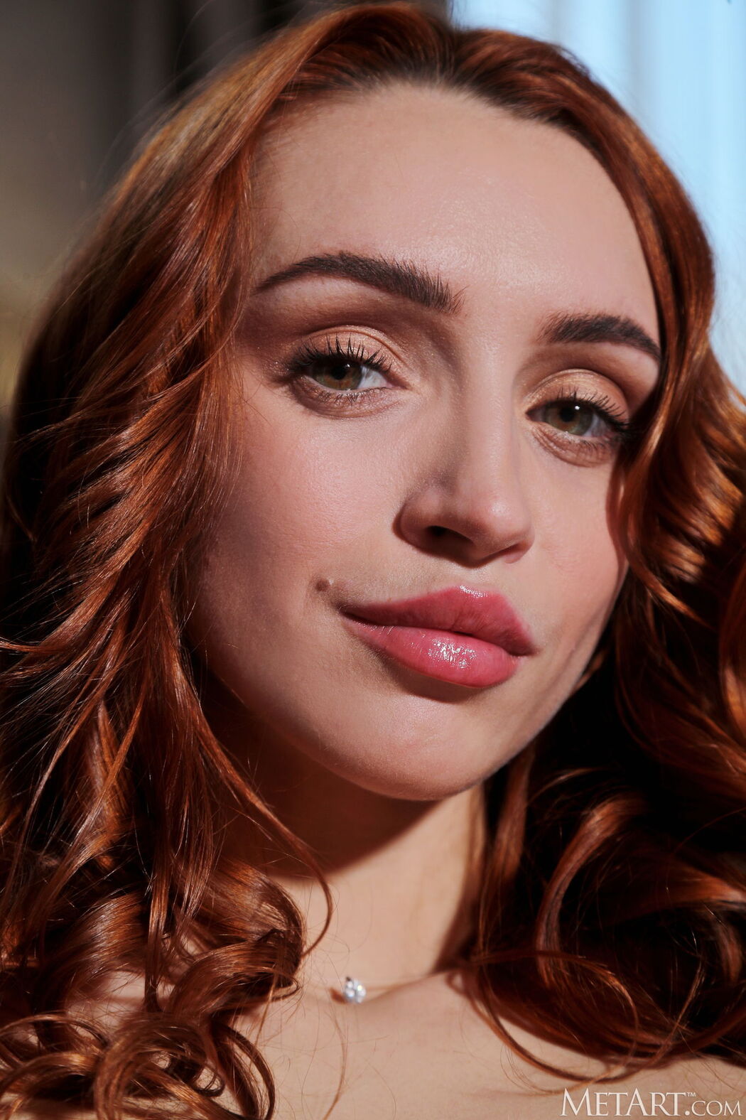 Morrigan Expose The Succulent Pink Interior