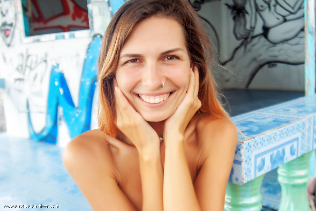 Noelia Really Cheerful Babe With Skinny Body