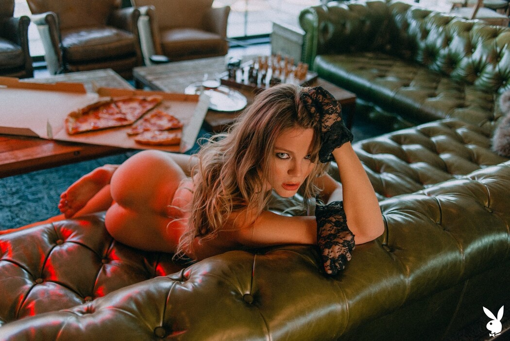 Ora Young Like A Rocker Girl Of Your Dreams Getting Nude