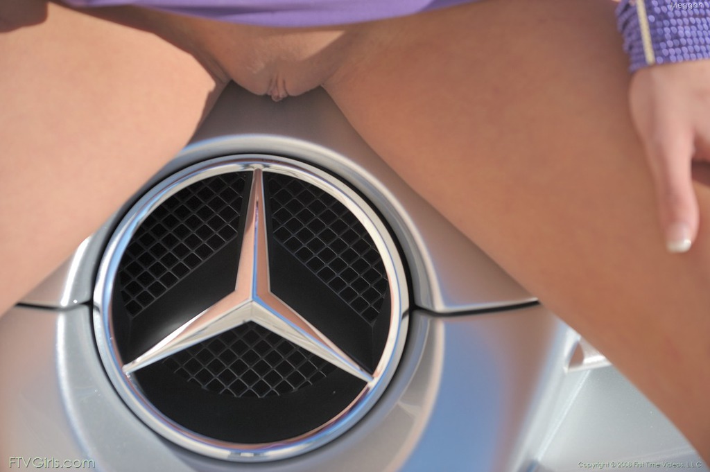 Nude Model Meggan With Mercedes