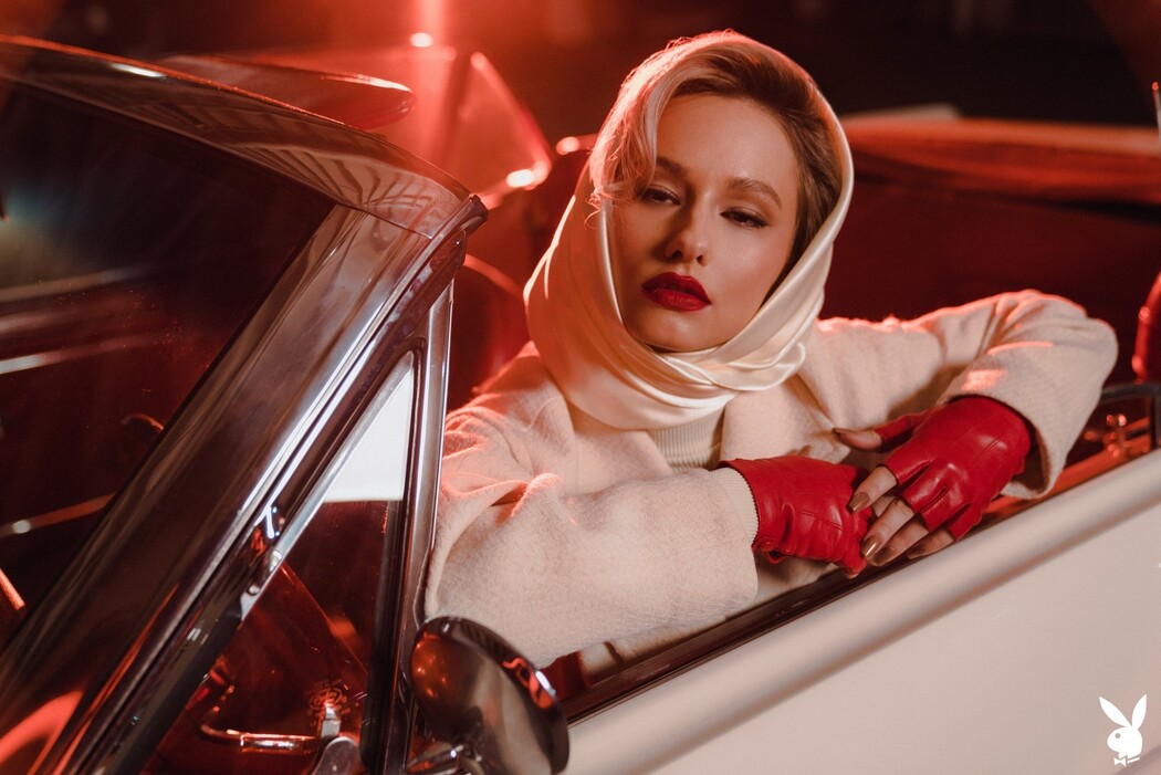 Polina Posing Naked At Her New Erotic Experience