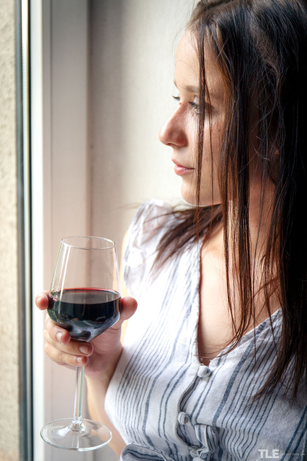 Paula T Expose Perfect Breasts And Stiff Pink Nipples Cover Photo