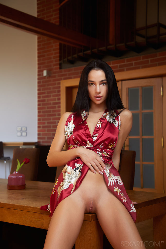 Seductive Beauty Kama Oxi Masturbates Without Inhibition