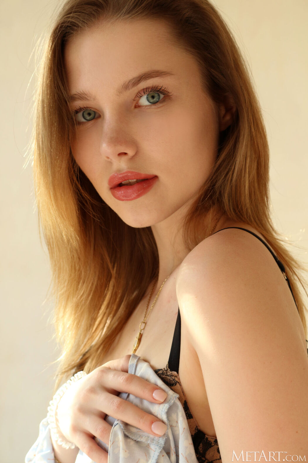 Scarlet Strips Down To Her High Heels In Sensual Pleasure