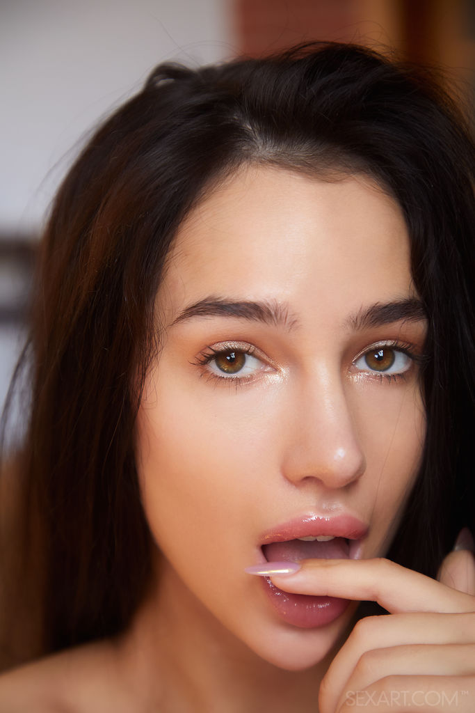 Seductive Beauty Kama Oxi Masturbates Without Inhibition