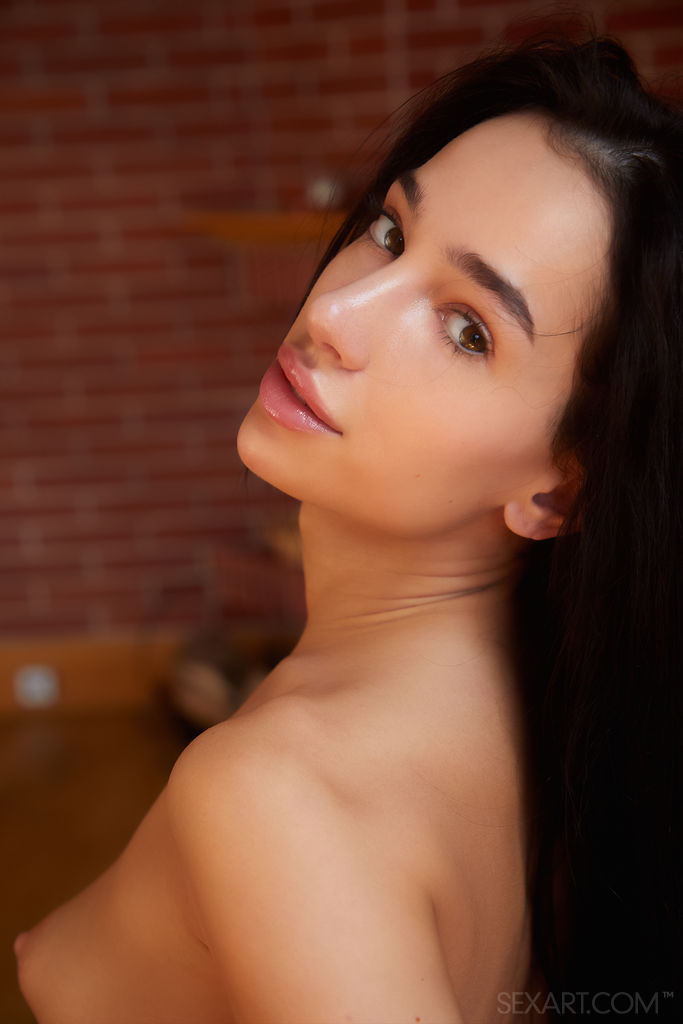 Seductive Beauty Kama Oxi Masturbates Without Inhibition