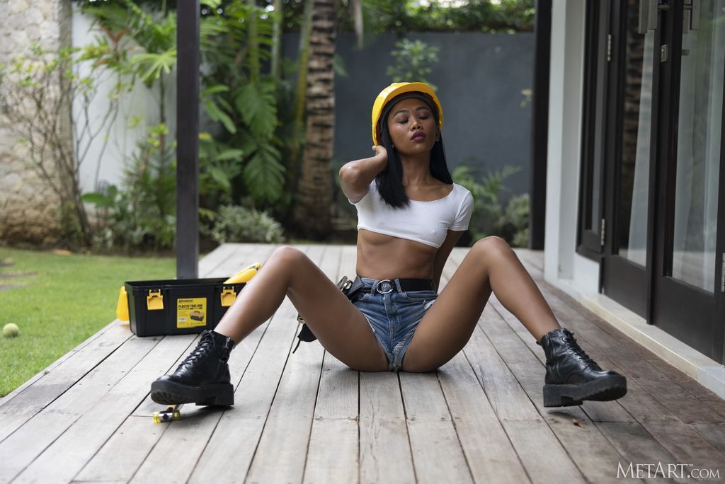 Seductive Indonesian Beauty Sheeiziss Naked Except For Her Heavy Work Boots