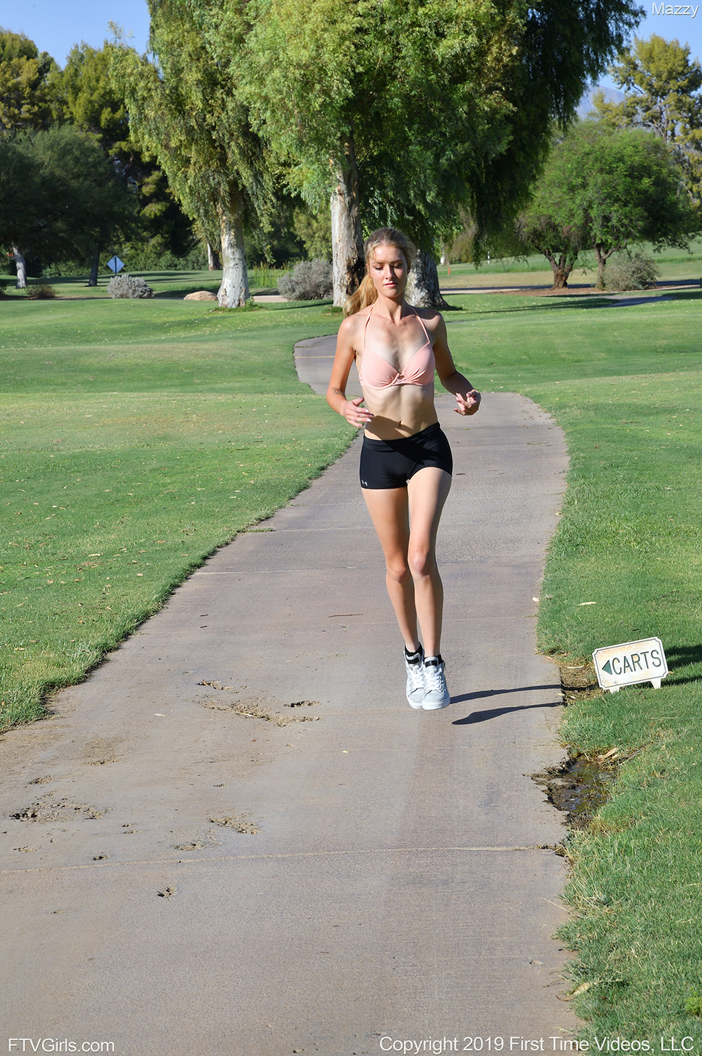 Sexy Hottie Mazzy Stripping Nude Outdoors