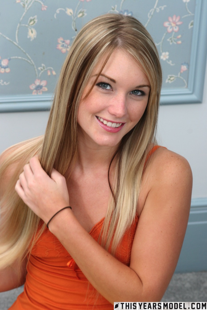 Sexy Naked Private Jewel