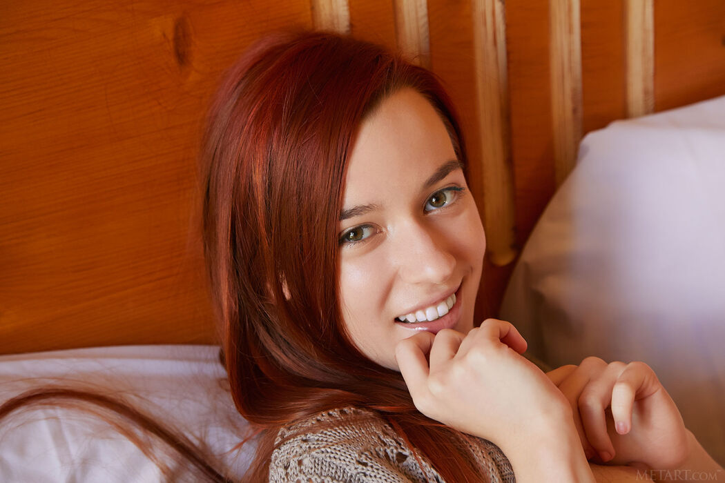 Sherice Exposes The Puffy Folds Of Her Hot Pussy