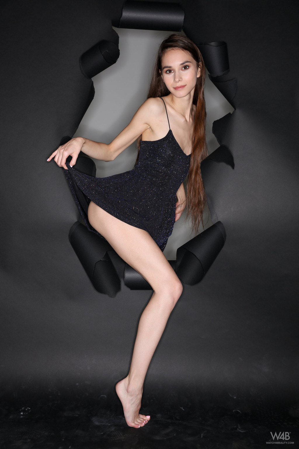 Slim Brunette Leona Mia Solo Teases