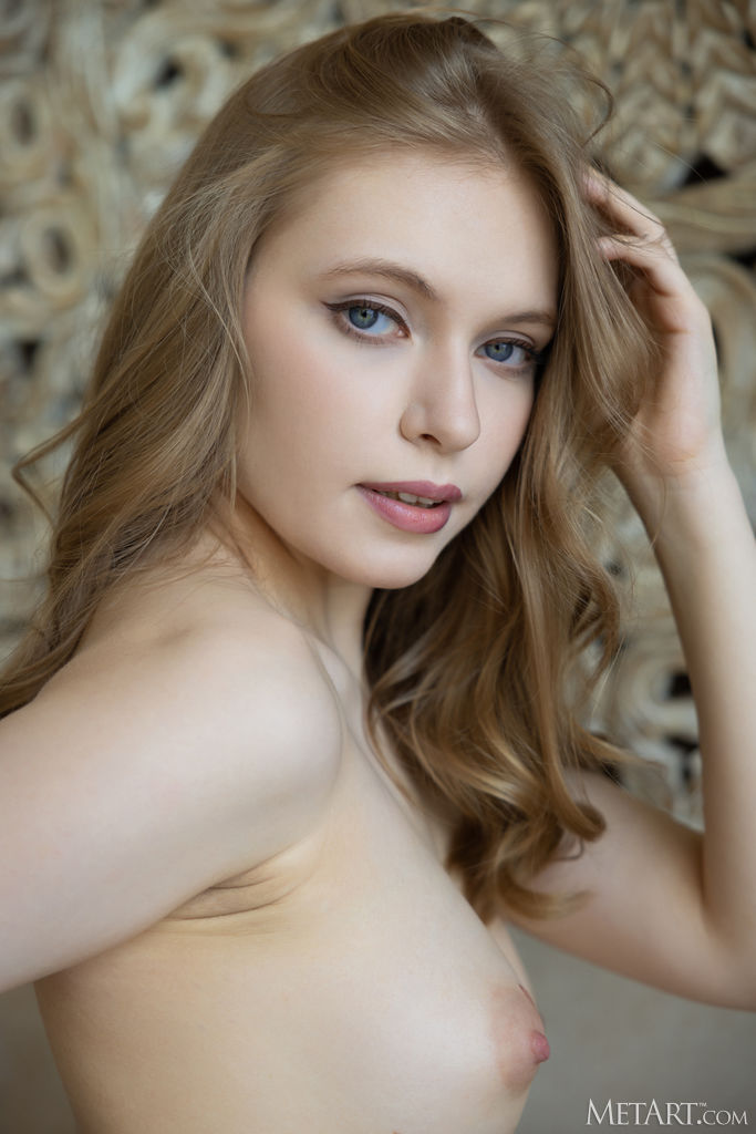 Sonya Elf Expresses Herself Through Her Sensual Body Language