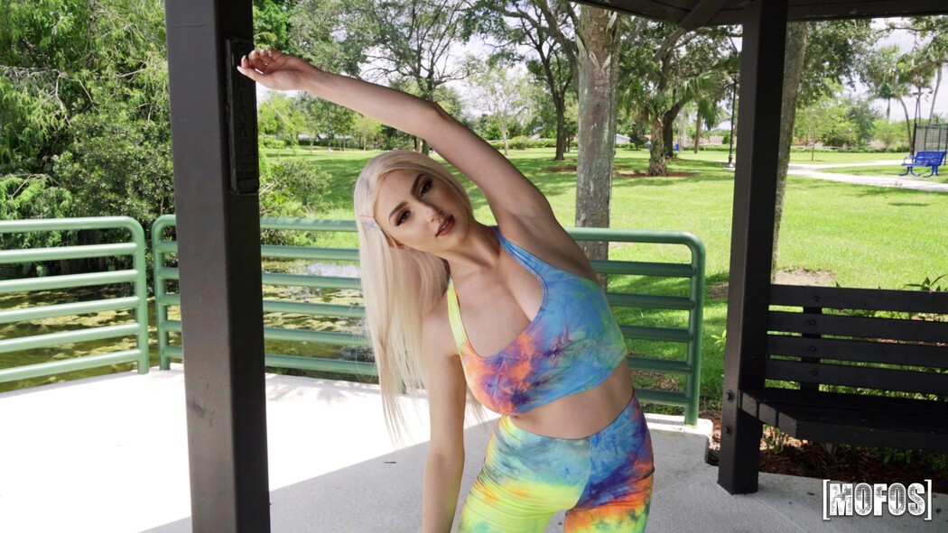 Skylar Vox Get Filled Tight Pussy Up With Huge Cock