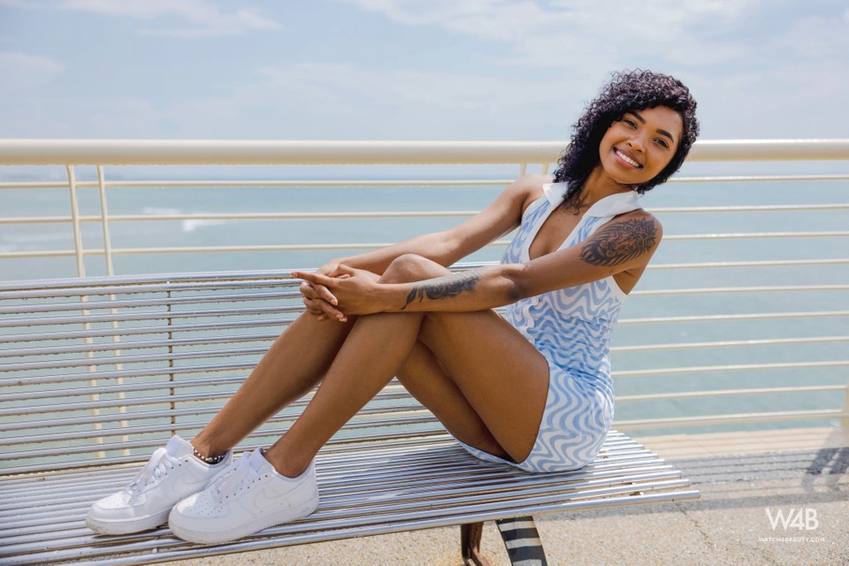 Stunning And Exclusive Barbie Enjoys Pussy Masturbation