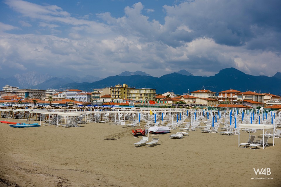 Stunning And Exclusive Barbie Enjoys Pussy Masturbation