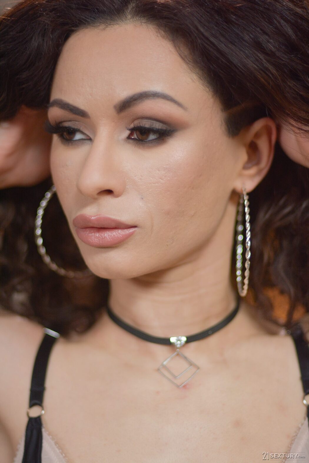 Stacy Bloom Get Drilled In Tight Asshole With Big Throbbing Cock